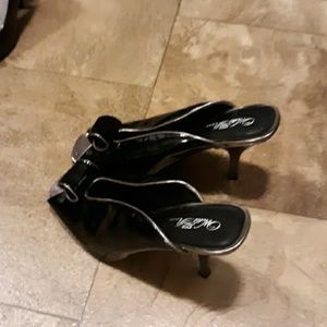 Wild Rose Black Patent Leather Mule